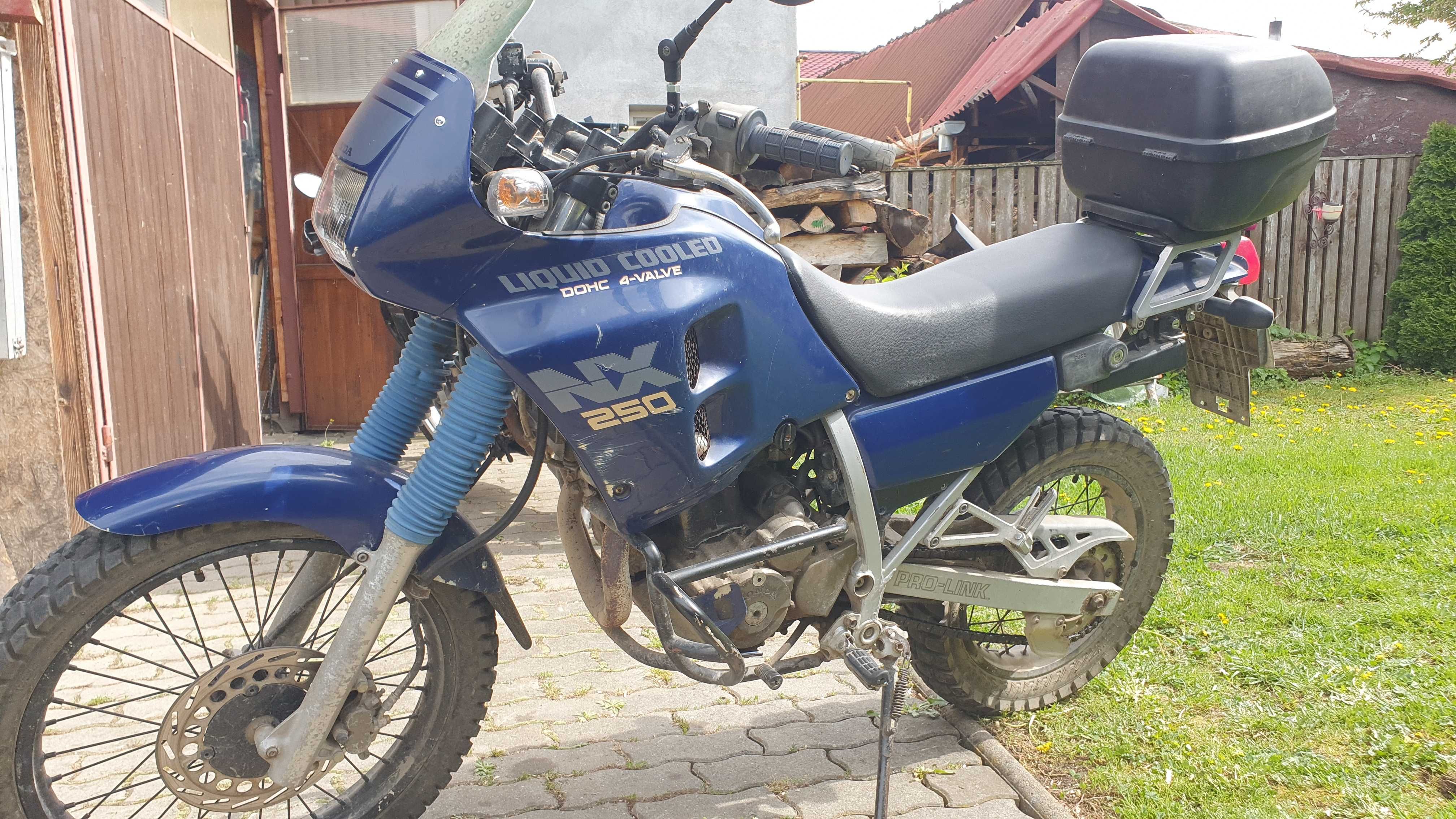 Honda Nx 250,Dominatorul mic A2