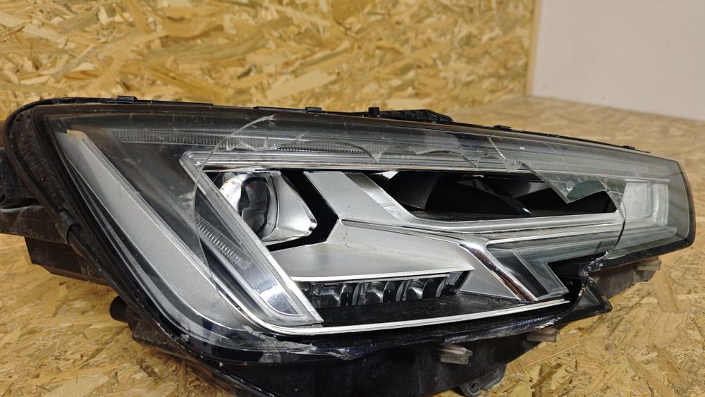 Десен фар за Ауди А4  Audi A4 B9 Full LED