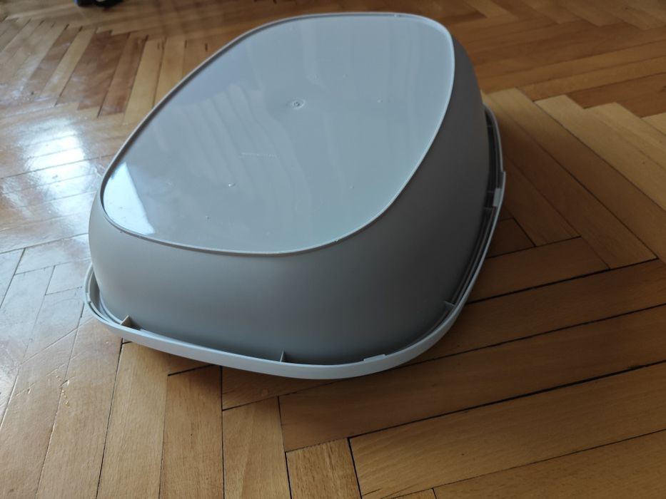 Голяма котешка тоалетна с борд против разпиляване на пълнителя