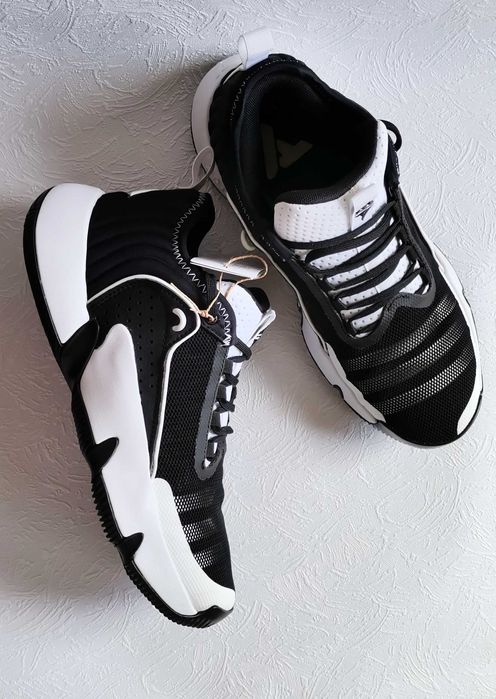 Adidas  barbati Trae Unlimited marimea 41 1/3 UK 7 int 26cm NOI