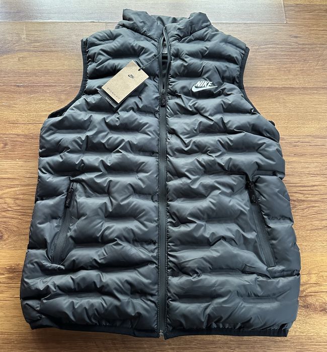 Мъжки,черен елек Nike без качулка с ципове на джобовете