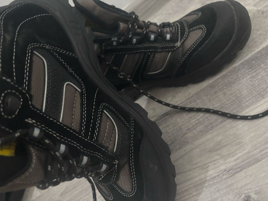 Adidasi si ghete iarna