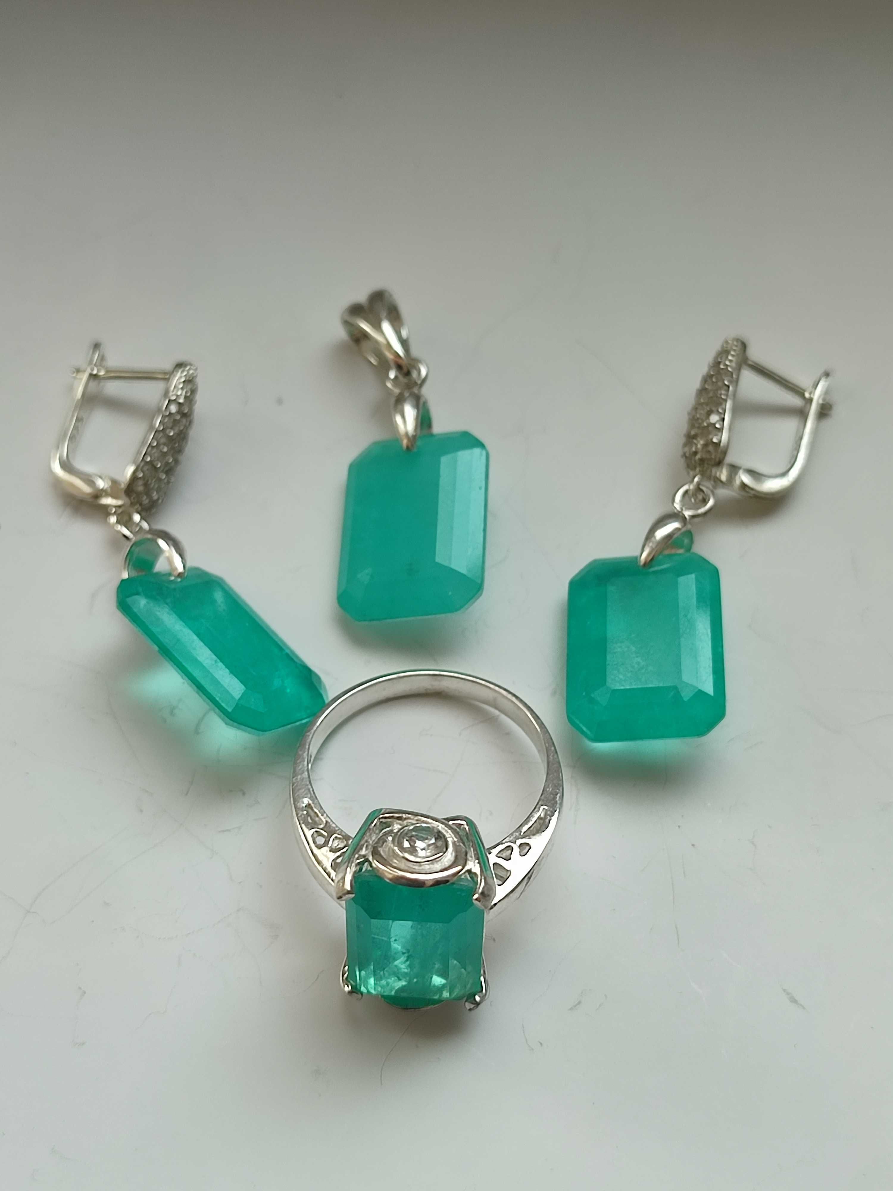 Серебряный эксклюзивный комплект выращенный ТУРМАЛИН ПАРАИБА