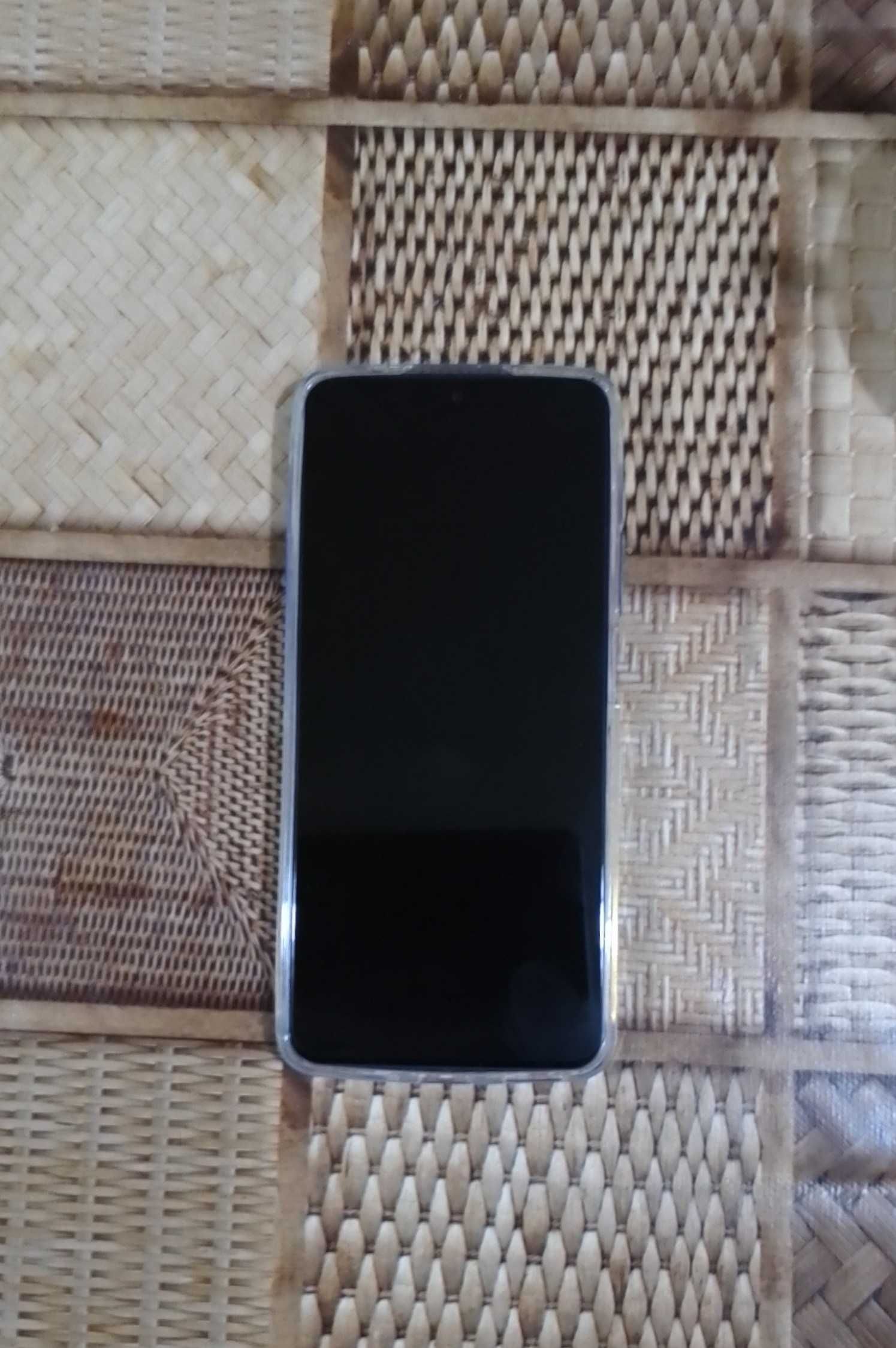 Продавам чисто нов телефон HUAWEI nova 12i