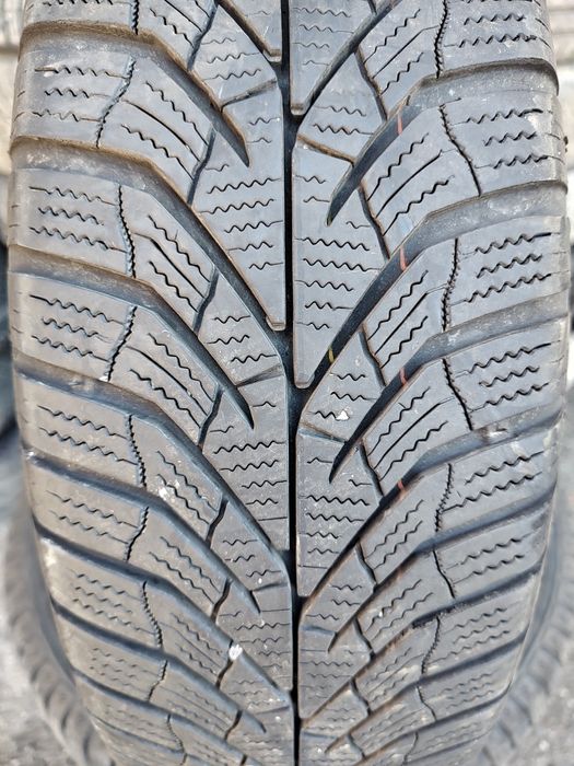 Продавам 4зимни гуми 175/70/14 Kumho