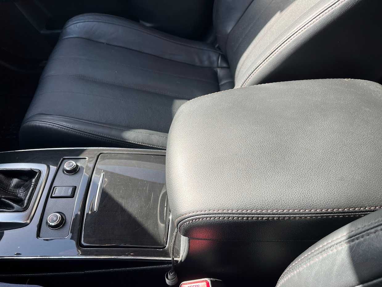 Infiniti QX70 3.7