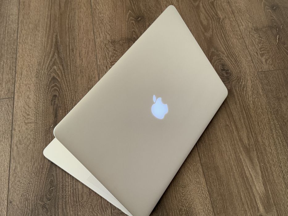 MacBook Pro 15” 1TB SSD / Core i7 / Battery 100%