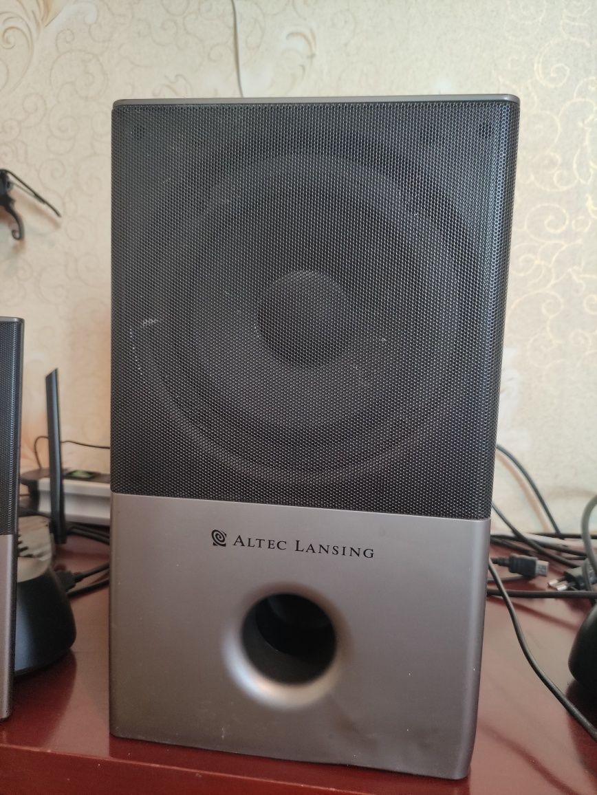 Altec Lansing колони