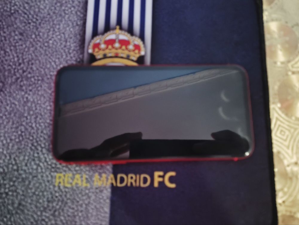 Iphone 11  xolati edial usta kurmagan ishlashlari yaxshi