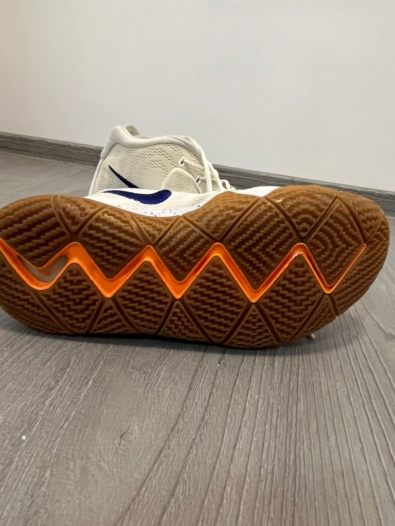 Kyrie 4 uncle drew