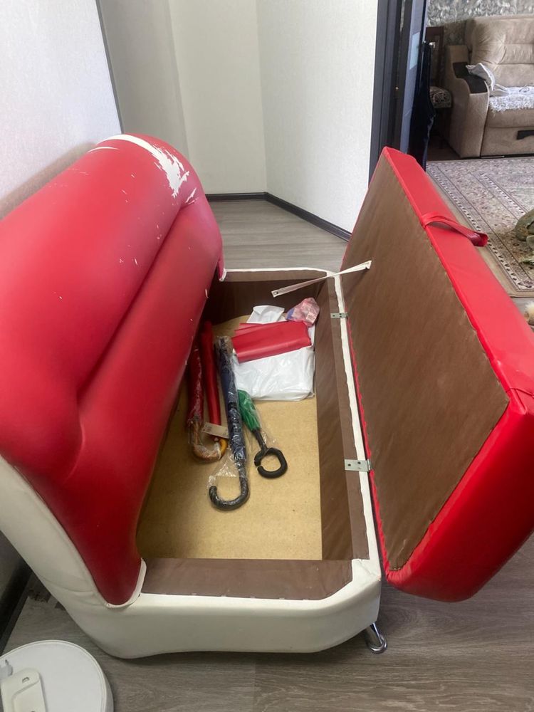 Продам диван с ящиком для хранения