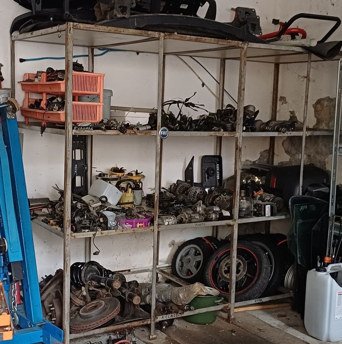 Rafturi depozitare solide din cornier