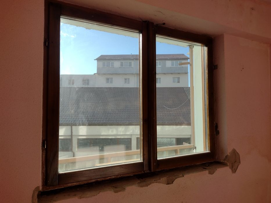 Vand ferestre din lemn