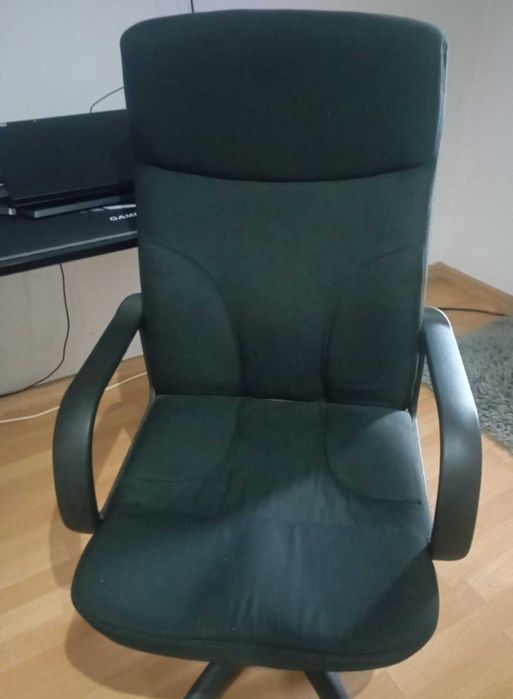 Set birou + scaun de gaming ergonomic, ideal pentru acasă sau birou