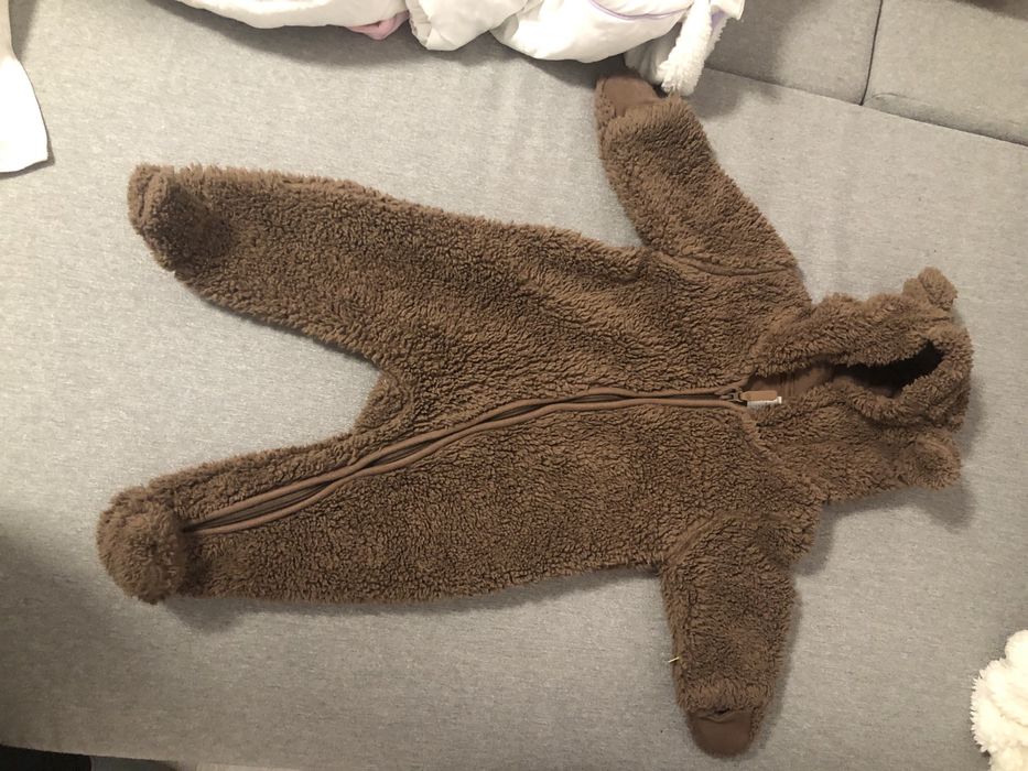 Vand salopete de iarna si saci de dormit