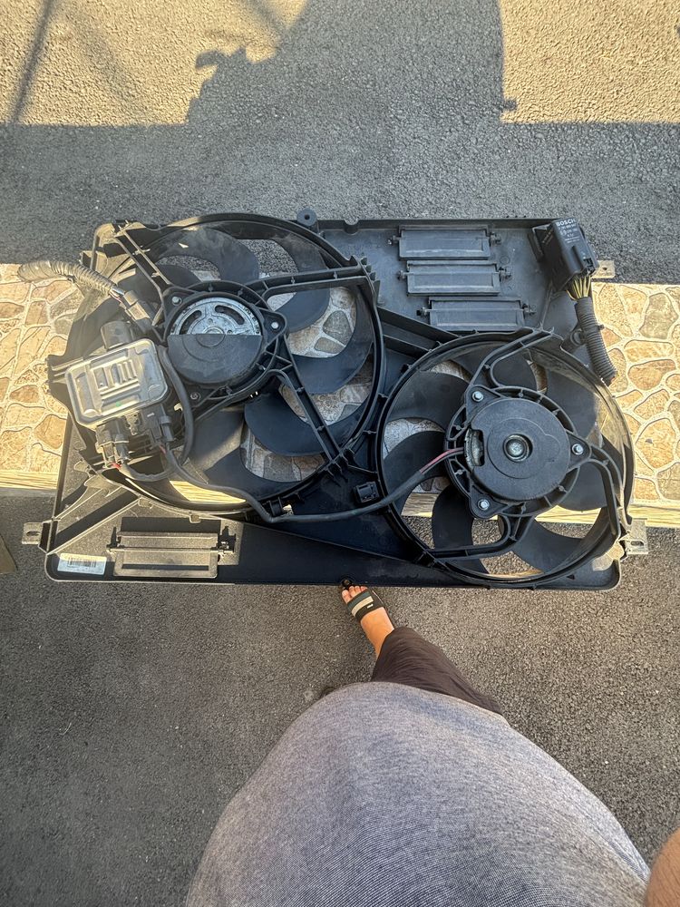 Vând kit răcire Volvo xc60, ventilatoare, releu, și modulul de comandă