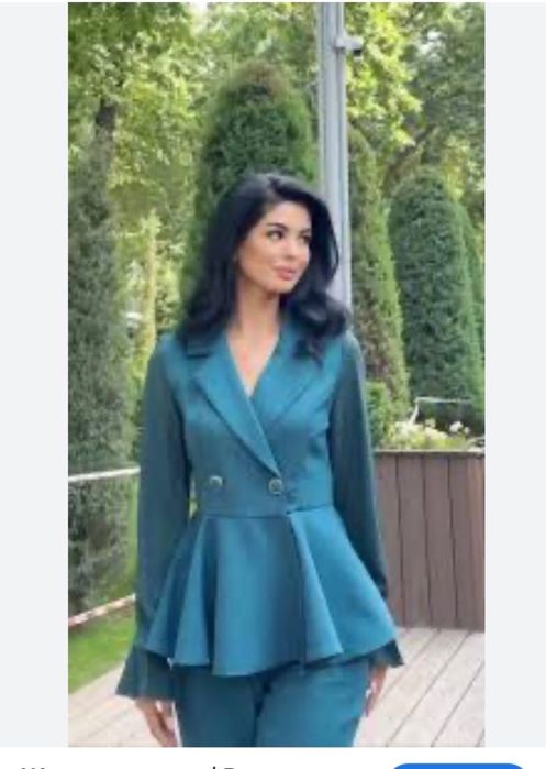 Продается женский костюм