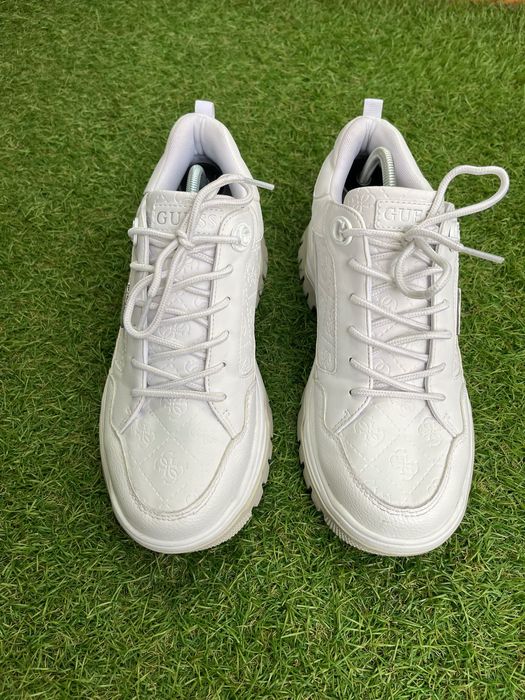 Дамски обувки : GUESS ZAYLIN 41