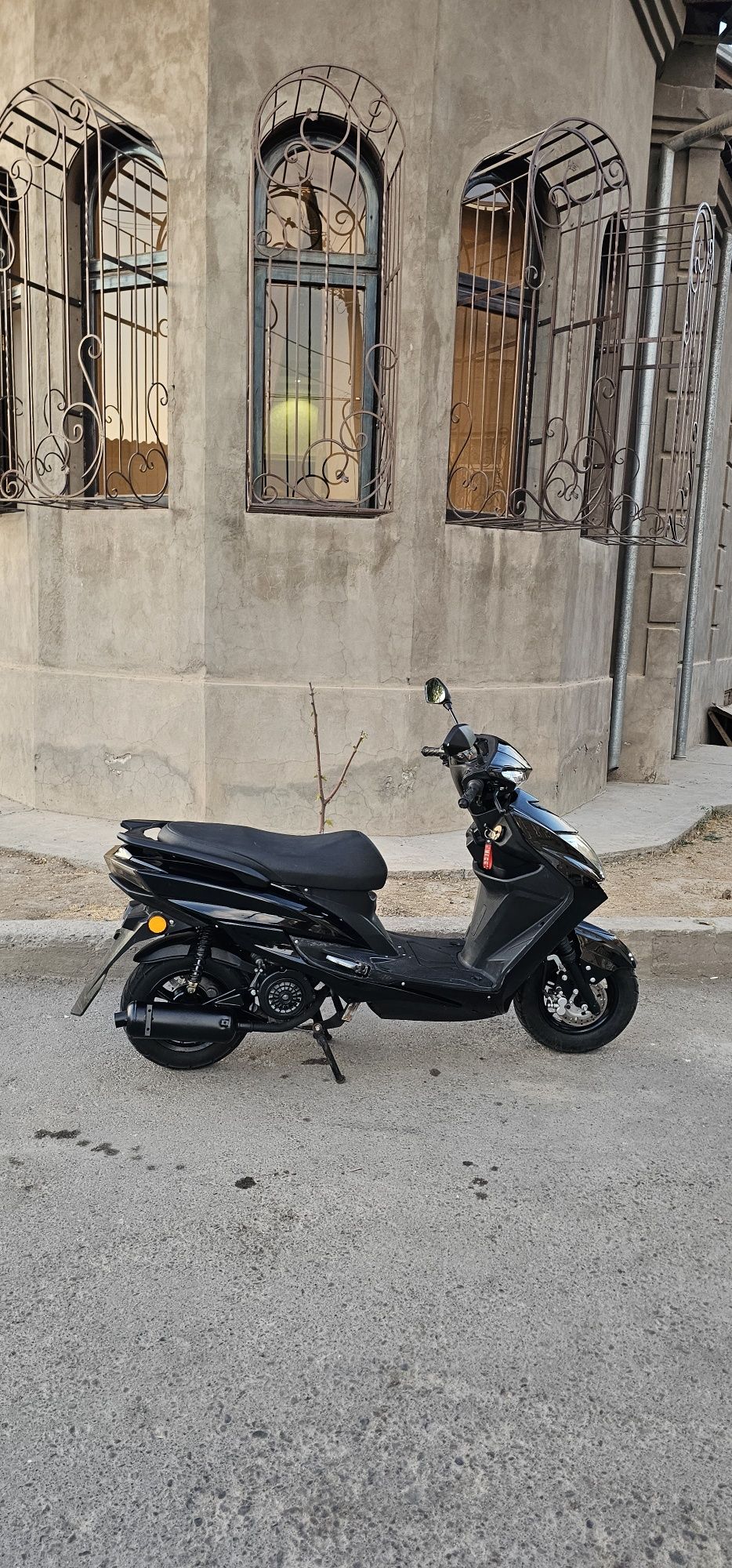 Skuter Moto Life sotiladi xolati ideal