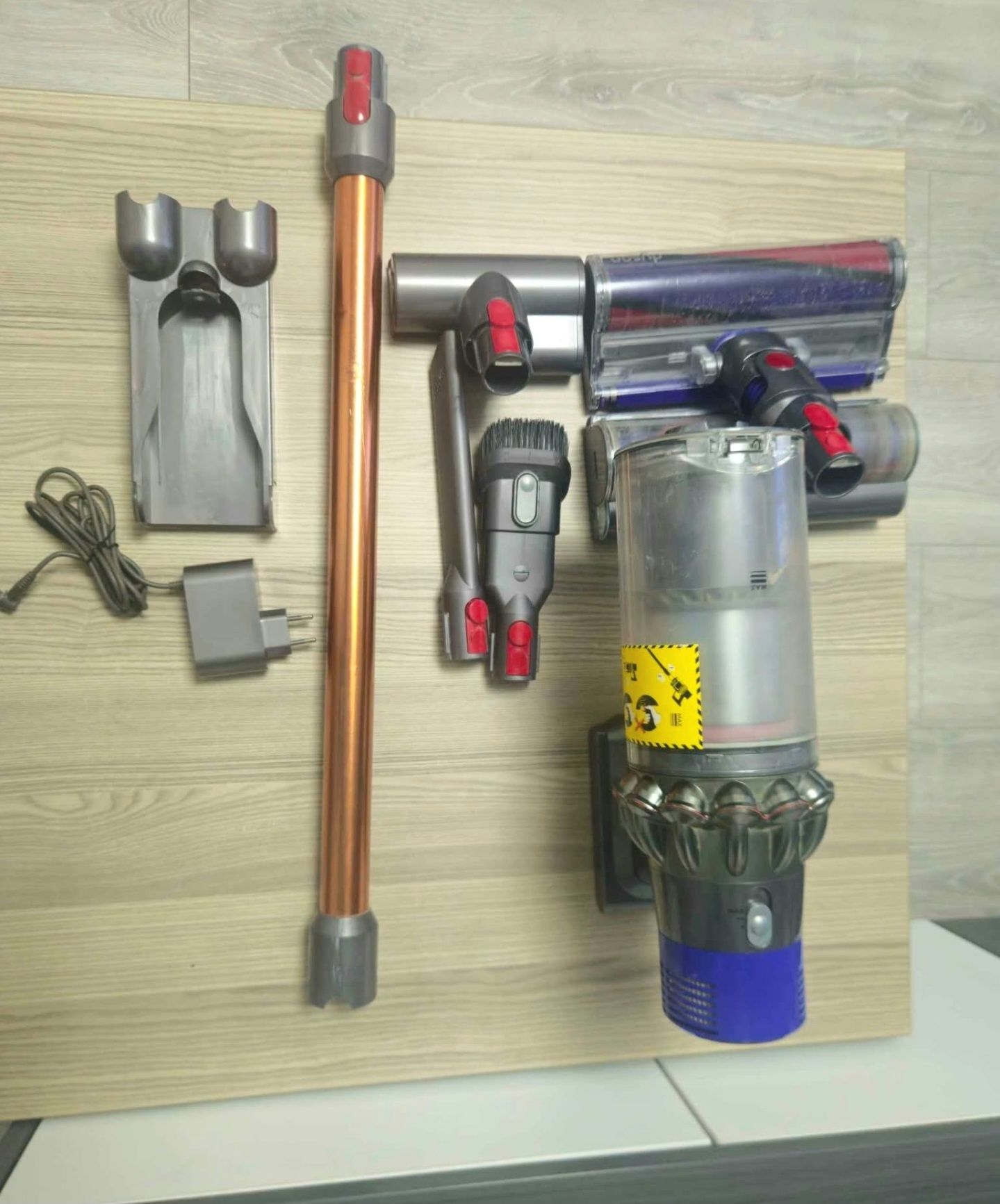 Aspirator Dyson V10