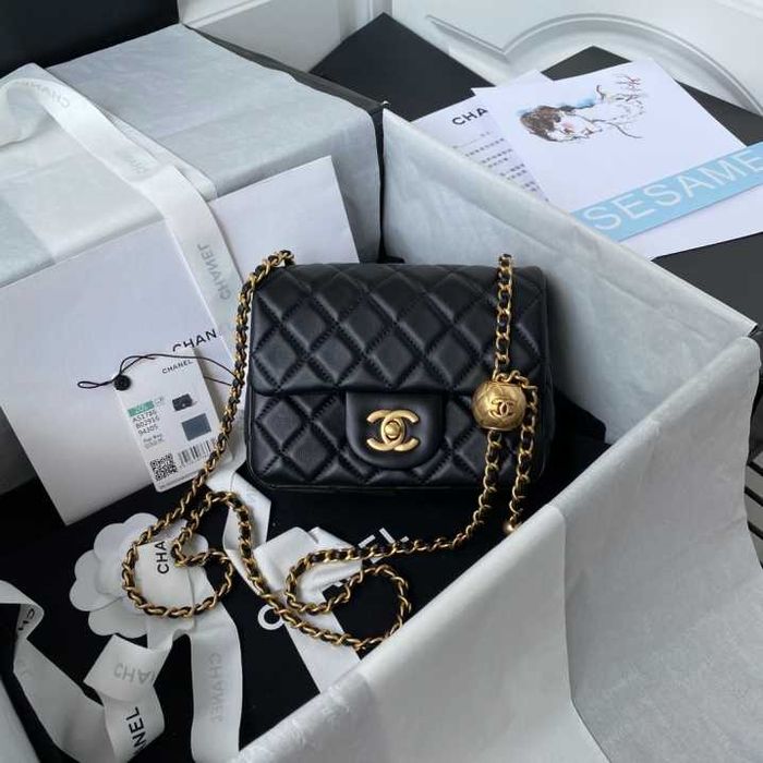 Geanta Chanel CF Square