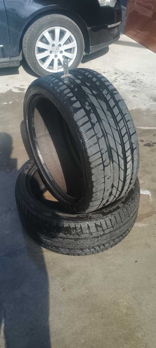 255/35 R19 petlas