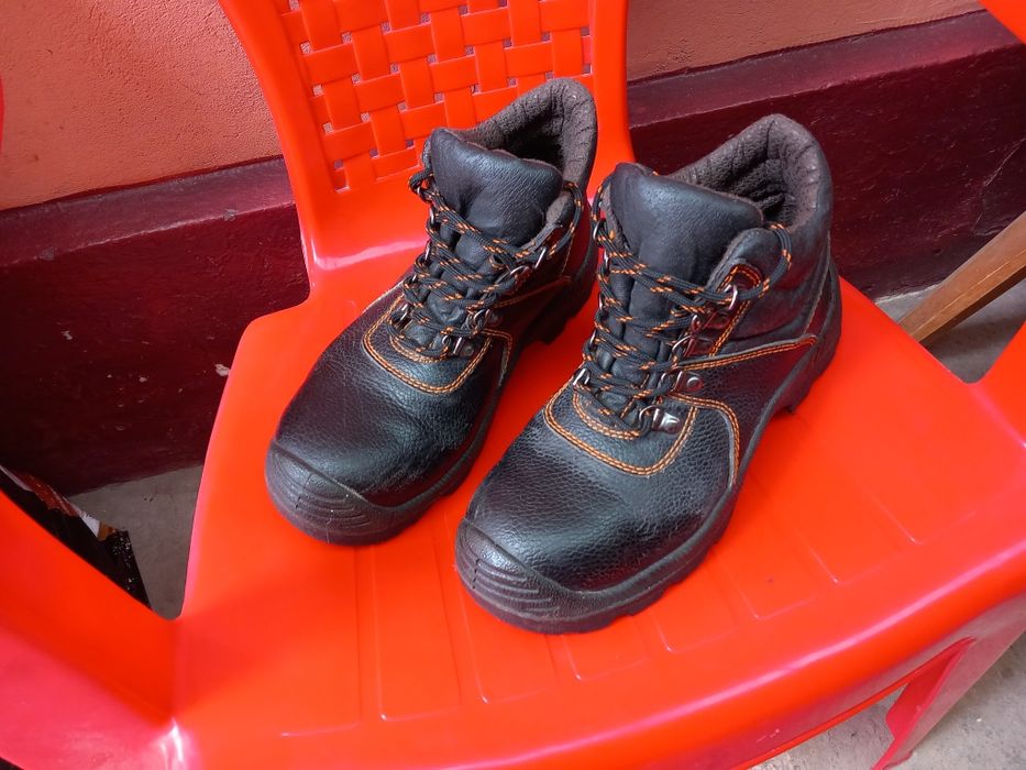 Ghete piele mar. 38