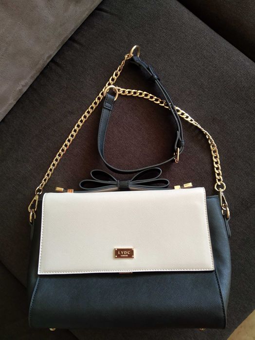 Продавам елегантна оригинална дамска чанта