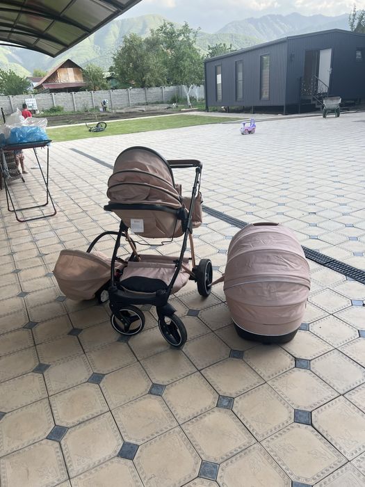 Продам коляску 3в1