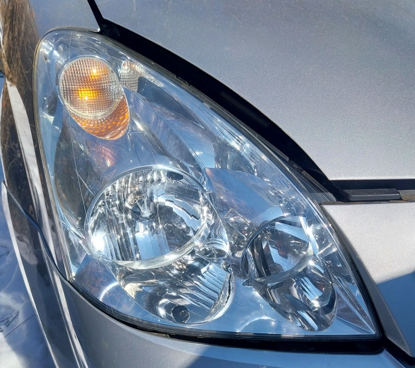 Оригинални фарове Тойота Корола Версо 2004-2009/Toyota Corolla Verso