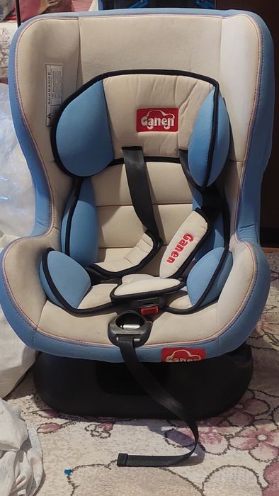 Автомобильное детское кресло