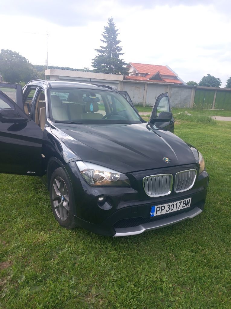 Продавам BMW X1 2011