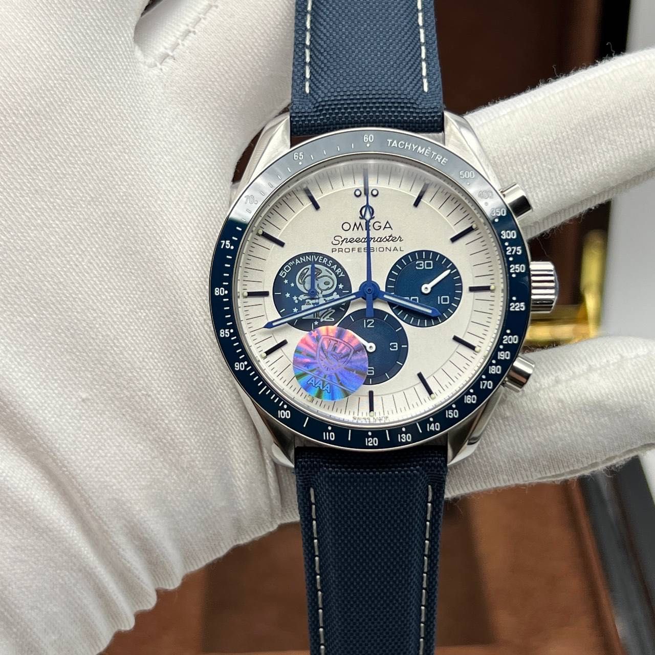 Omega Seamaster apollo snoopy Bleu