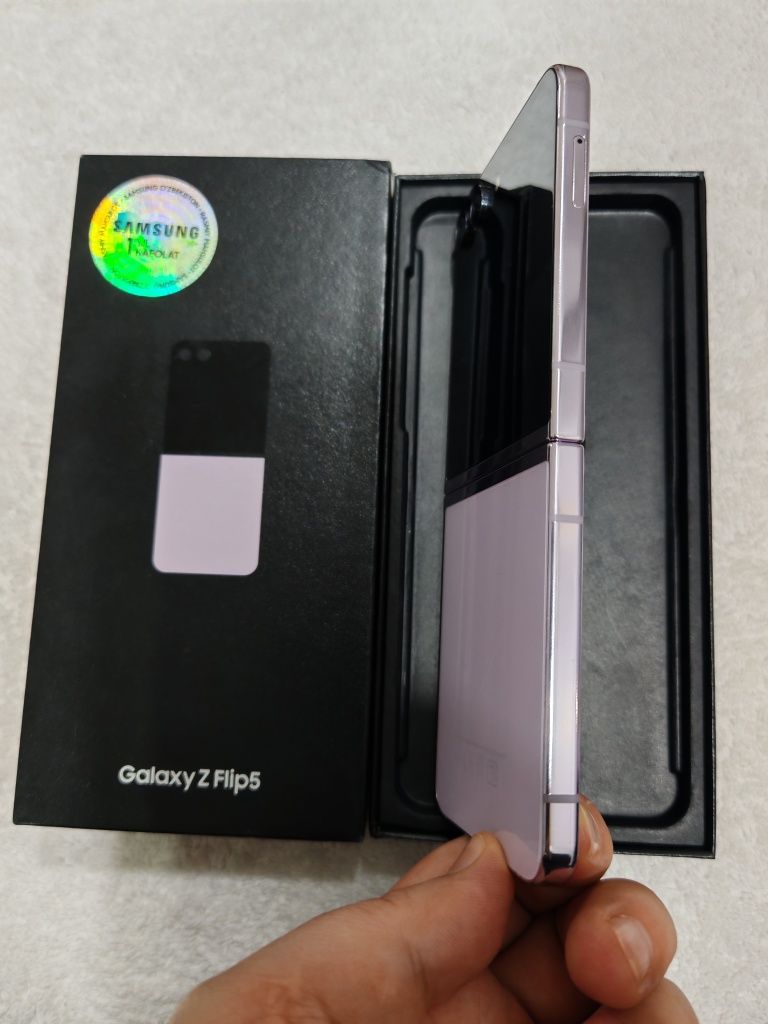 Samsung Galaxy Z Flip 5  8/256GB Vetnam IDEAL