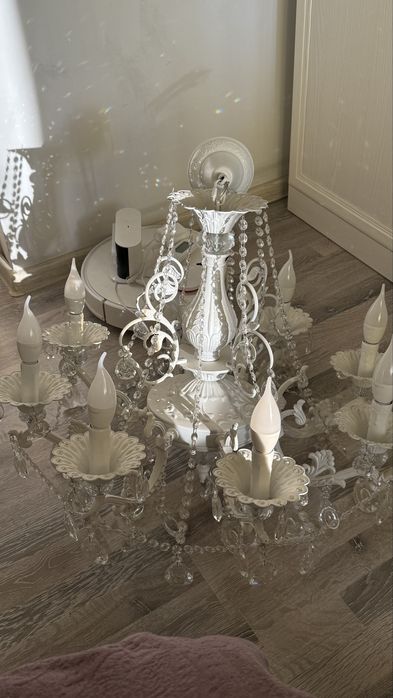 Продам люстру в отличном состоянии