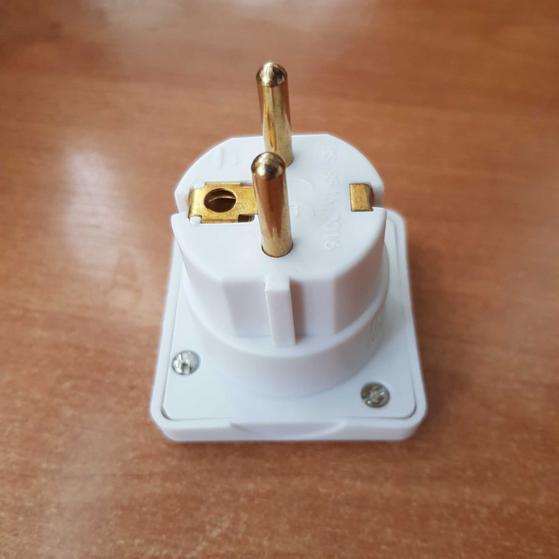 Adaptor priza UK