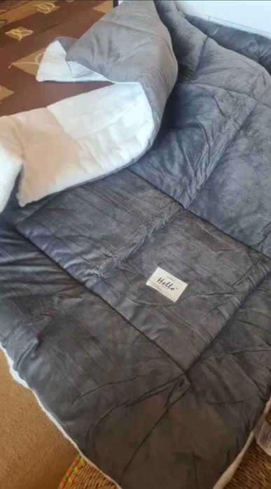 Patura din blana sintetica gri cu alb pufoasa 170×200 cm