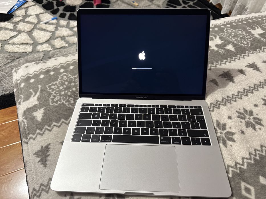 Laptop Apple Macbook pro 2017 i7 16 gb