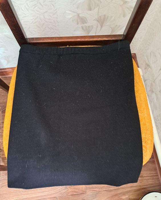 Женские тёплые вещи
Свитера по 75000 за каждую
Водолазка 55000
Юбка