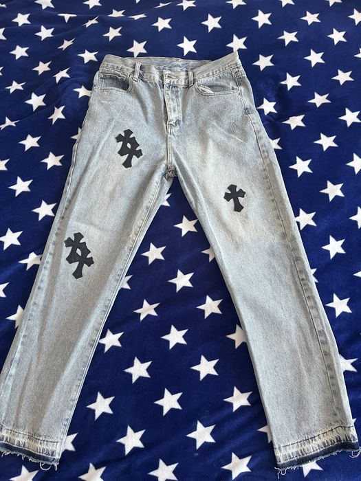 Vand blugi stiti voi de care sunt