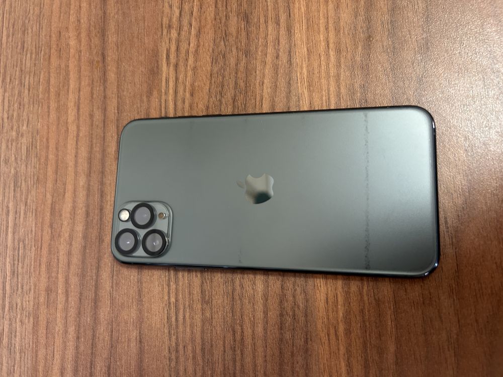 Iphone 11 Pro Max 93% baterie