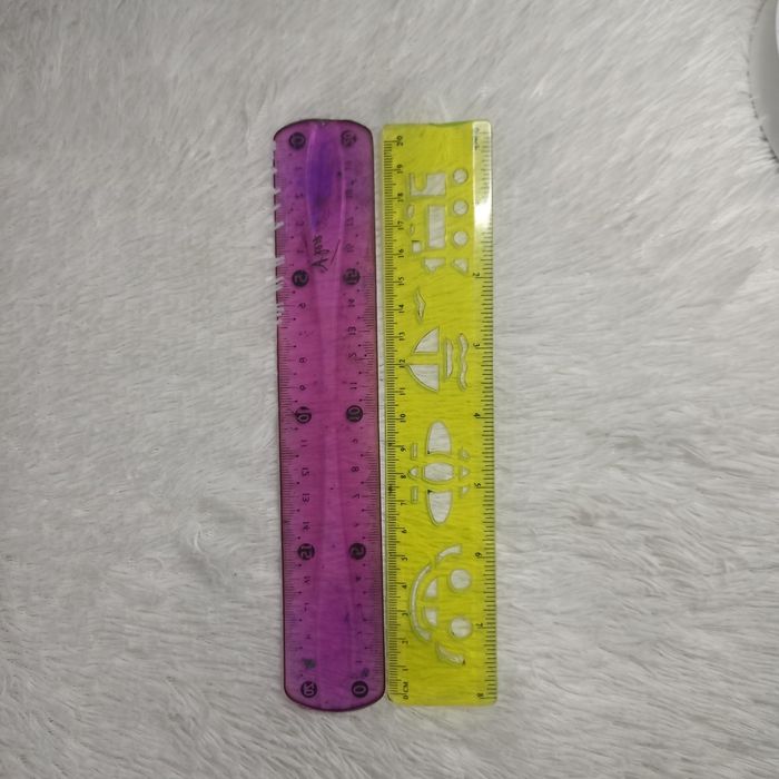 две гибкие линейки