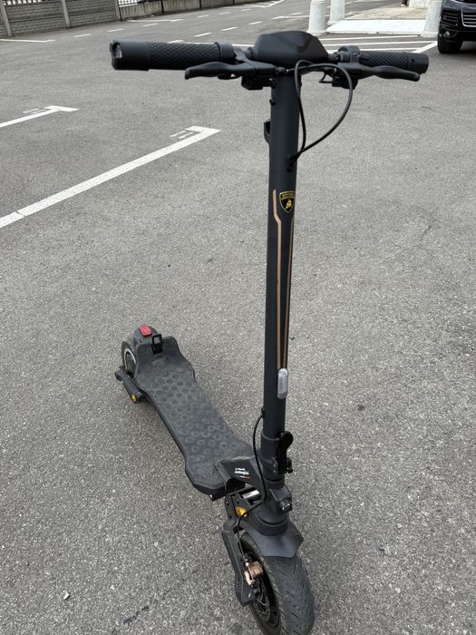Vand Trotineta Lamborghini