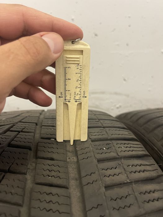 235 50 19 anvelope Hankook iarna