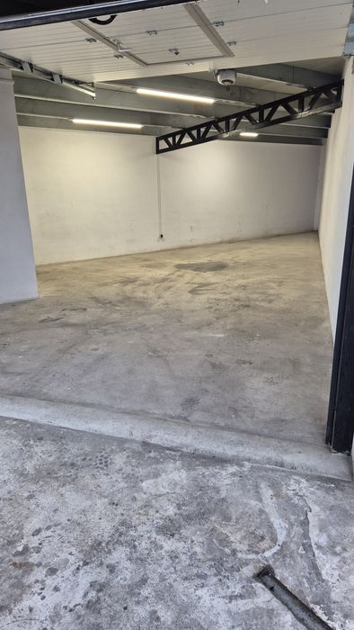 Inchiriez garaj/spatiu  55mp zona Dedeman, Portului