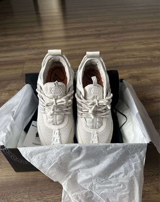 Nu pot trimite mesaje, da mi mesaj pe whatsapp Versace Chain Reaction