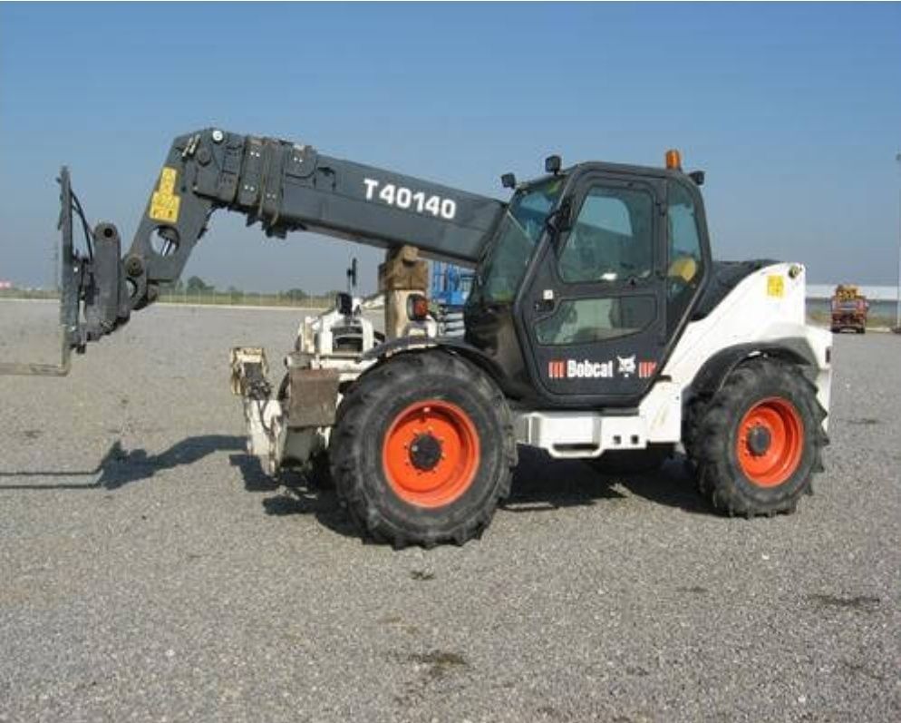 Inchirieri utilaje buldoexcavator excavator bobcat buldo demolari