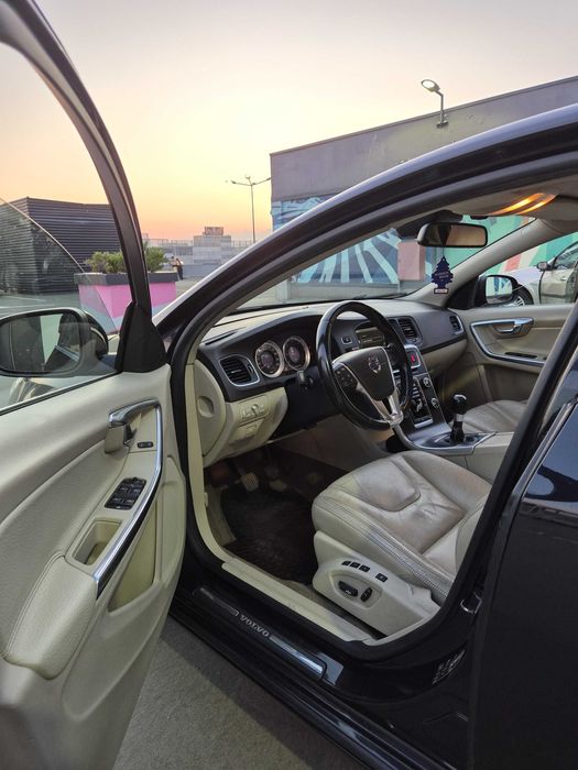 Volvo S60 2011 1.6Drive FULL