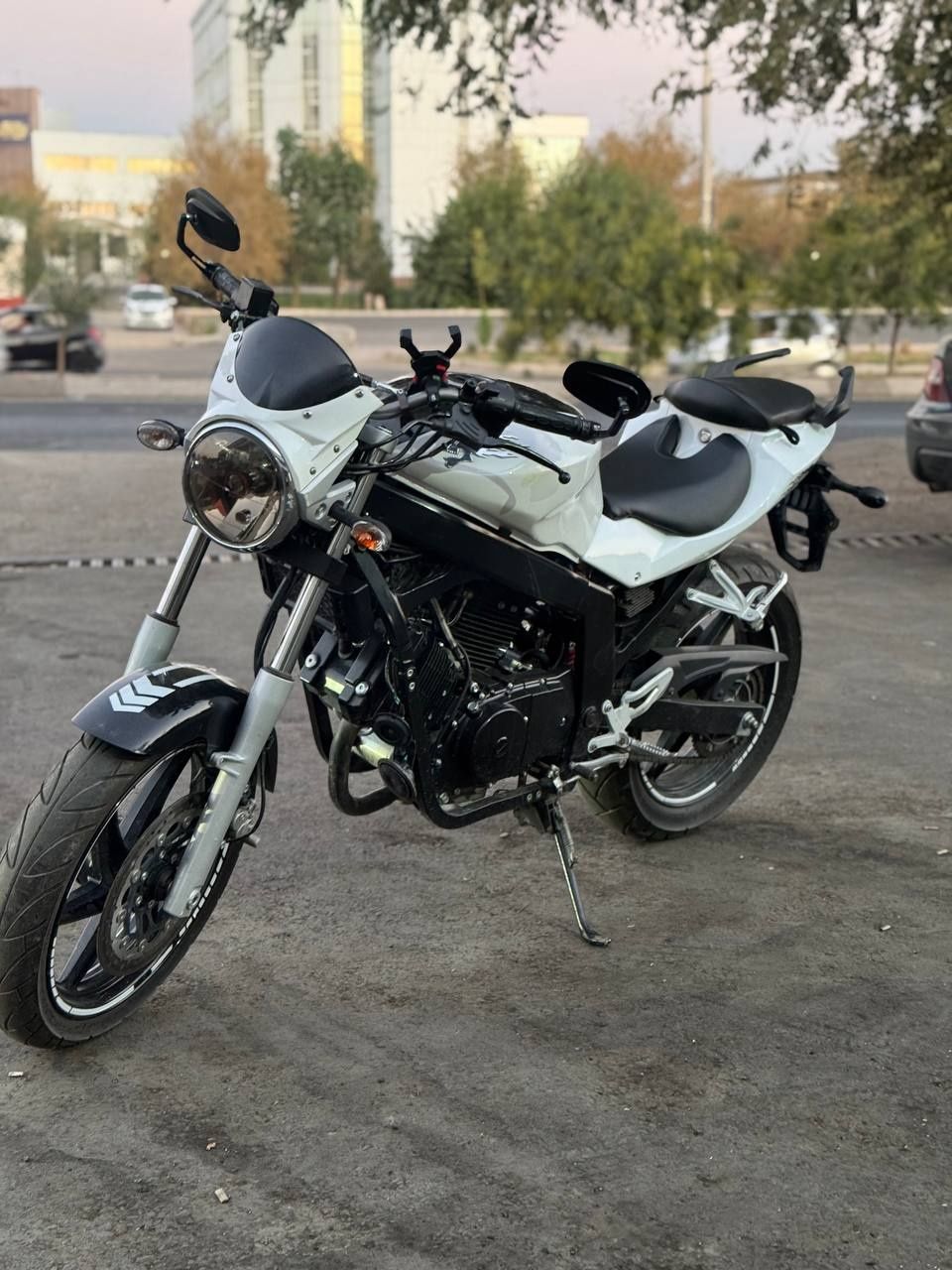 Huyosung gt 250cc sotiladi