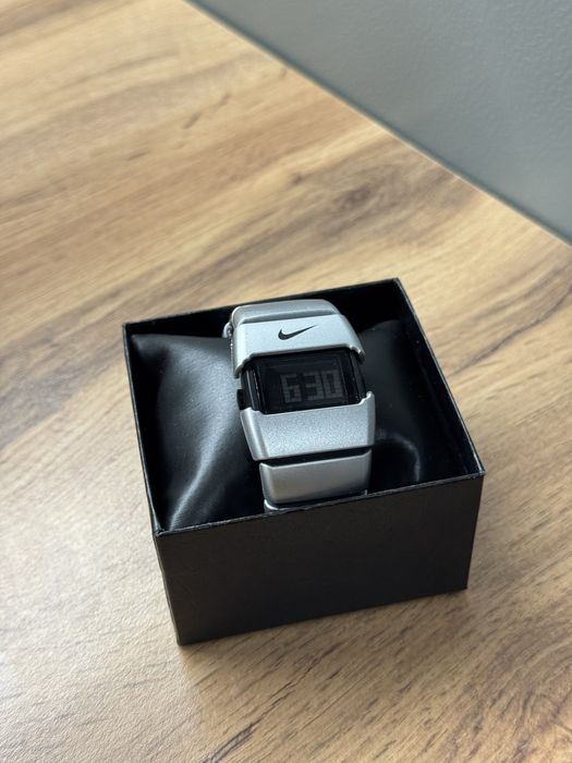 продам часы Nike